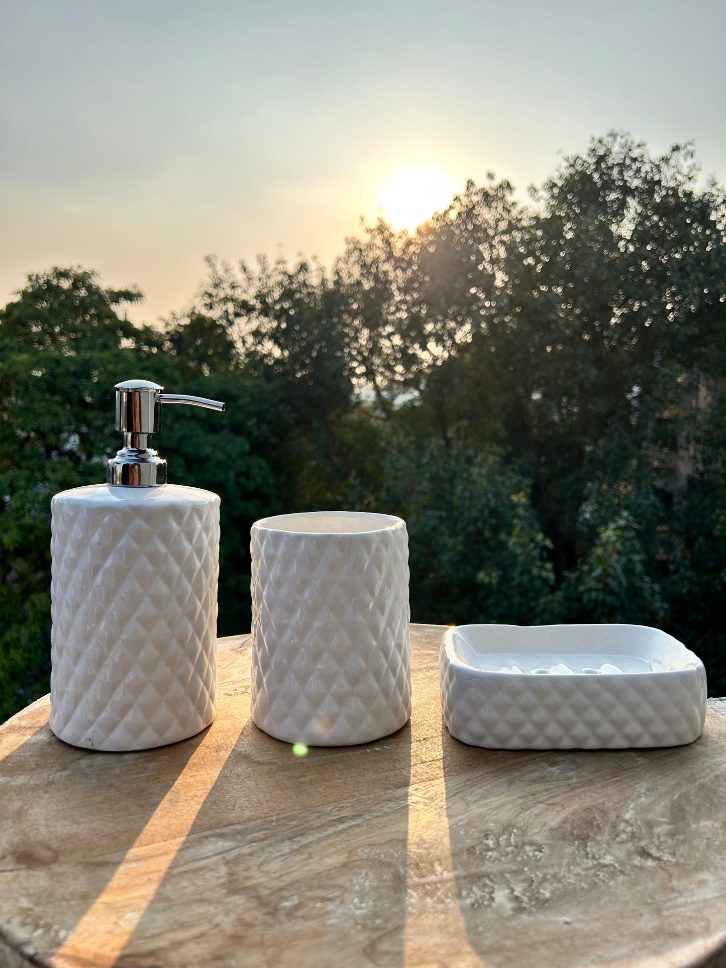 Diamond Cut- White Essential bathroom Set