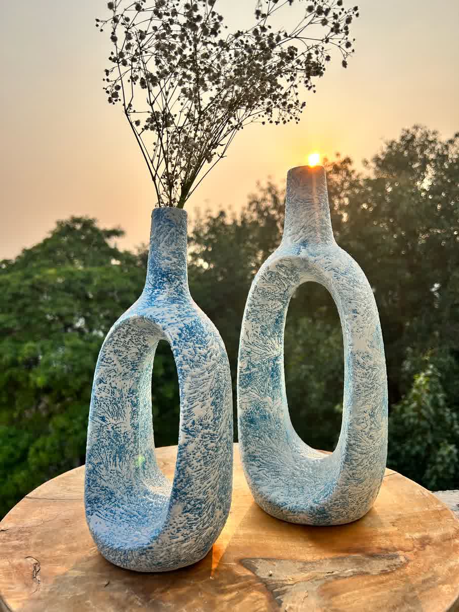 Hollow Vase in Blue Texure