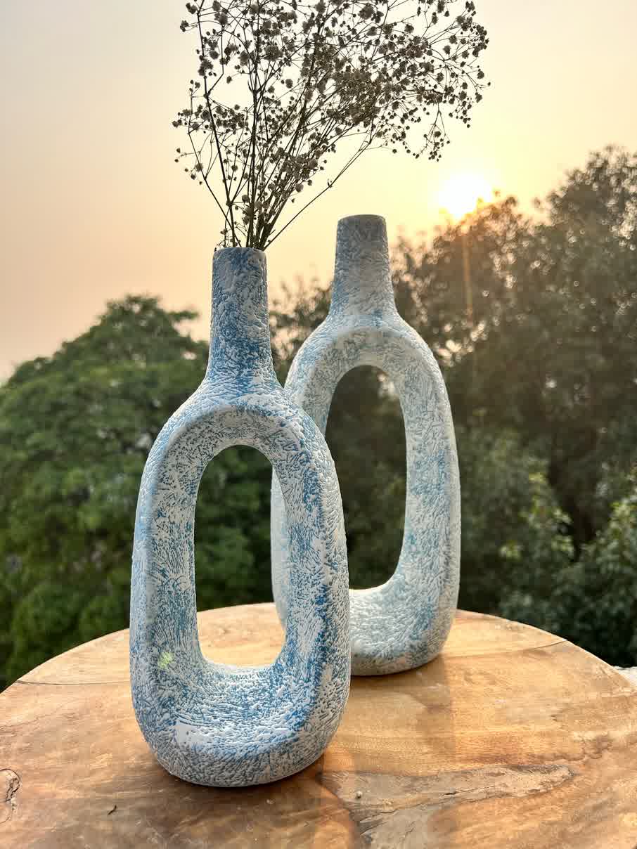 Hollow Vase in Blue Texure