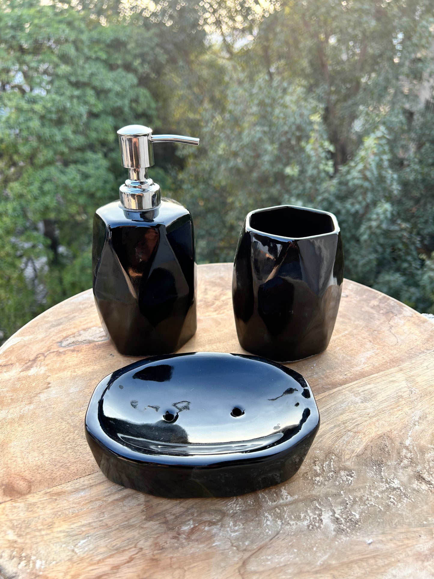 Geometric Pattern- Black Essential bathroom Set