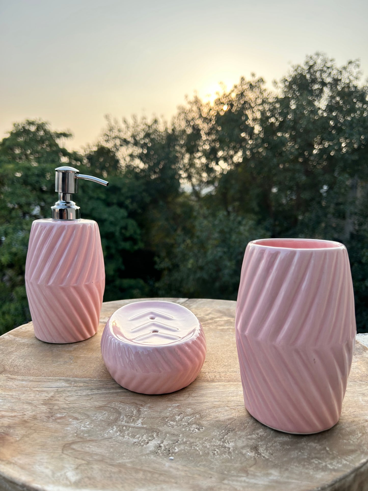 Pink lined Bathroom Set