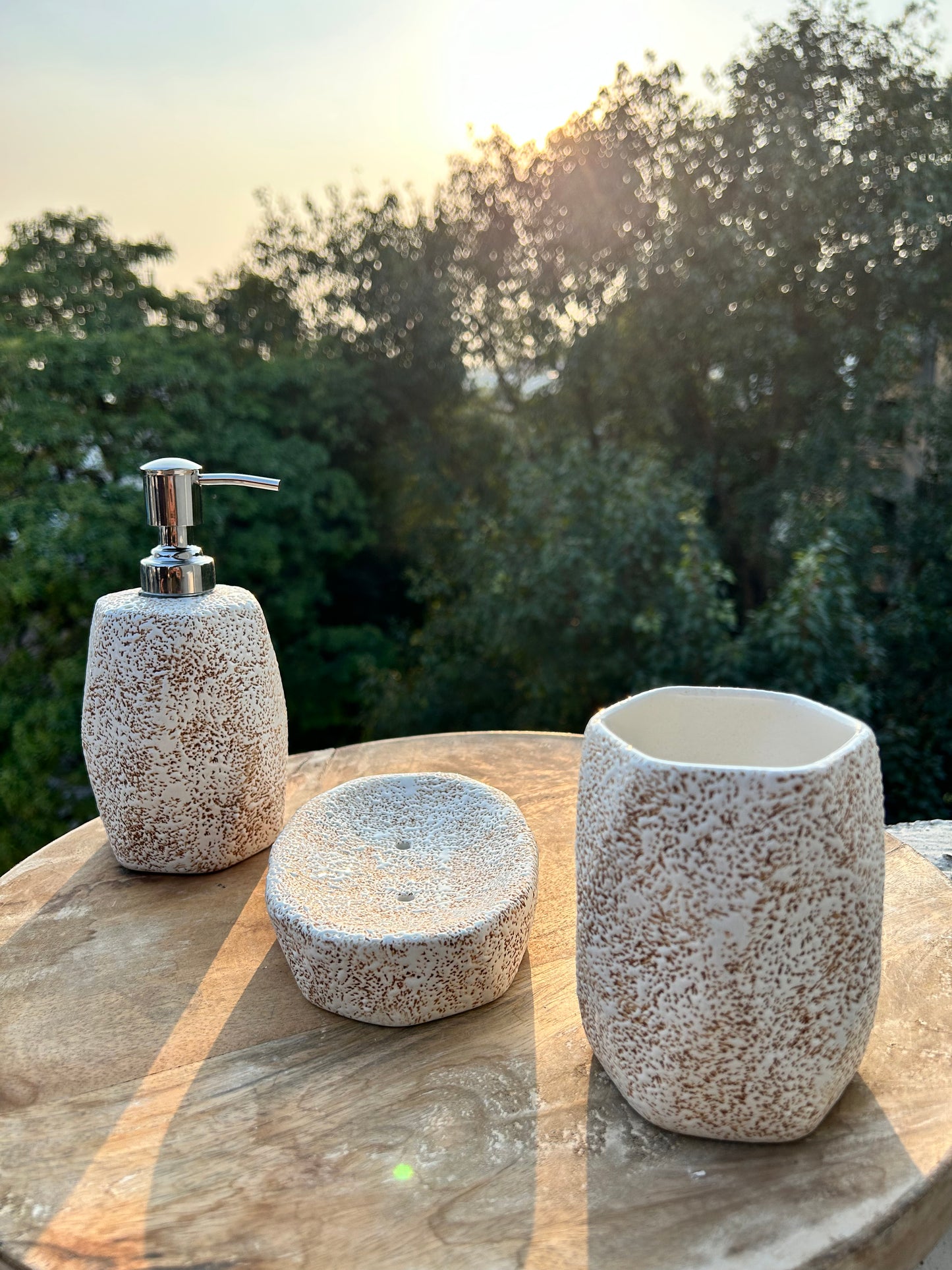 Textured in Abstract form Bathroom Set